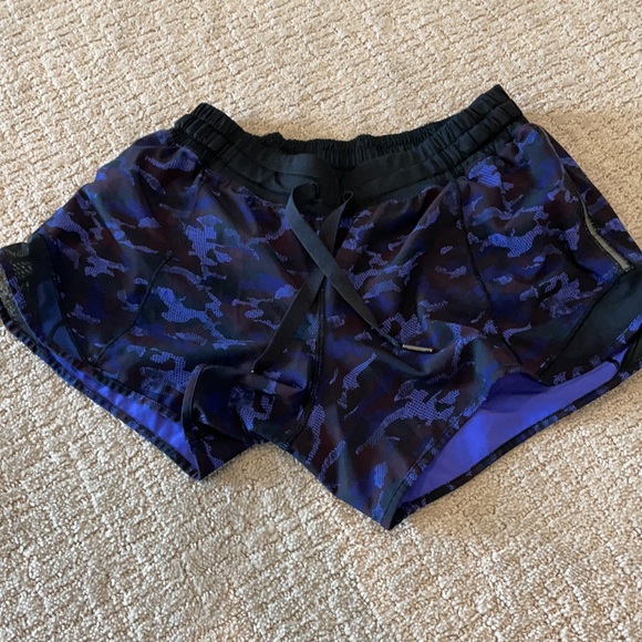 lululemon athletica Pants - Lululemon hotty hot 6 purple camo